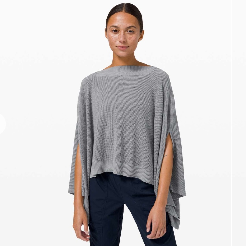 Lululemon Forward Flow Poncho
Rhino Grey in one size fits all